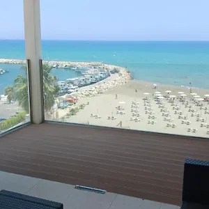 דירה Lazuli Sea View Beachfront Ap 254, לרנקה