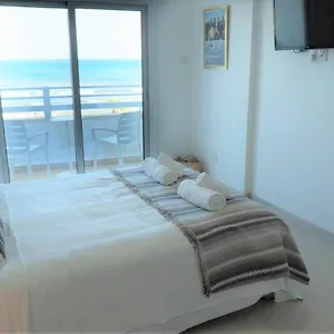 דירה Seaview Luxury, לרנקה